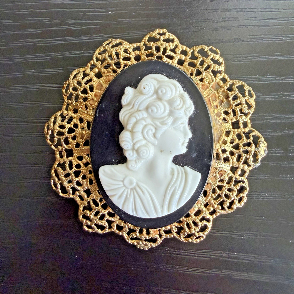 Vintage Cameo Brooch Black White Lady Portrait Gold Tone Filigree 2”